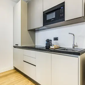  Apartment Beplace In San Babila Italien